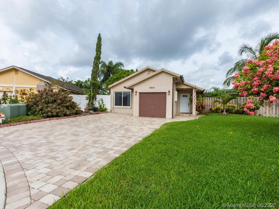 Vendido Recientemente: $349,999 (3 camas, 2 baños, 1153 Pies cuadrados)
