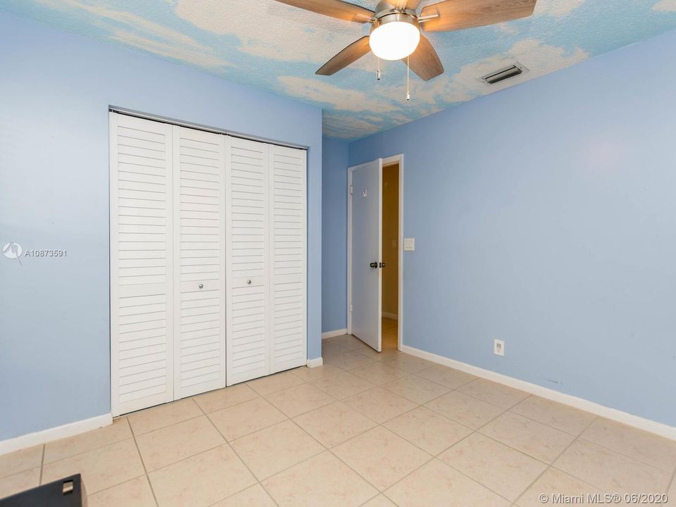 Vendido Recientemente: $349,999 (3 camas, 2 baños, 1153 Pies cuadrados)