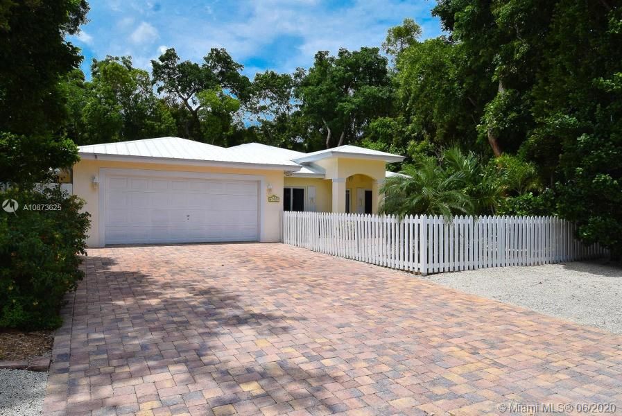Недавно продано: $599,000 (3 спален, 3 ванн, 1870 Квадратных фут)