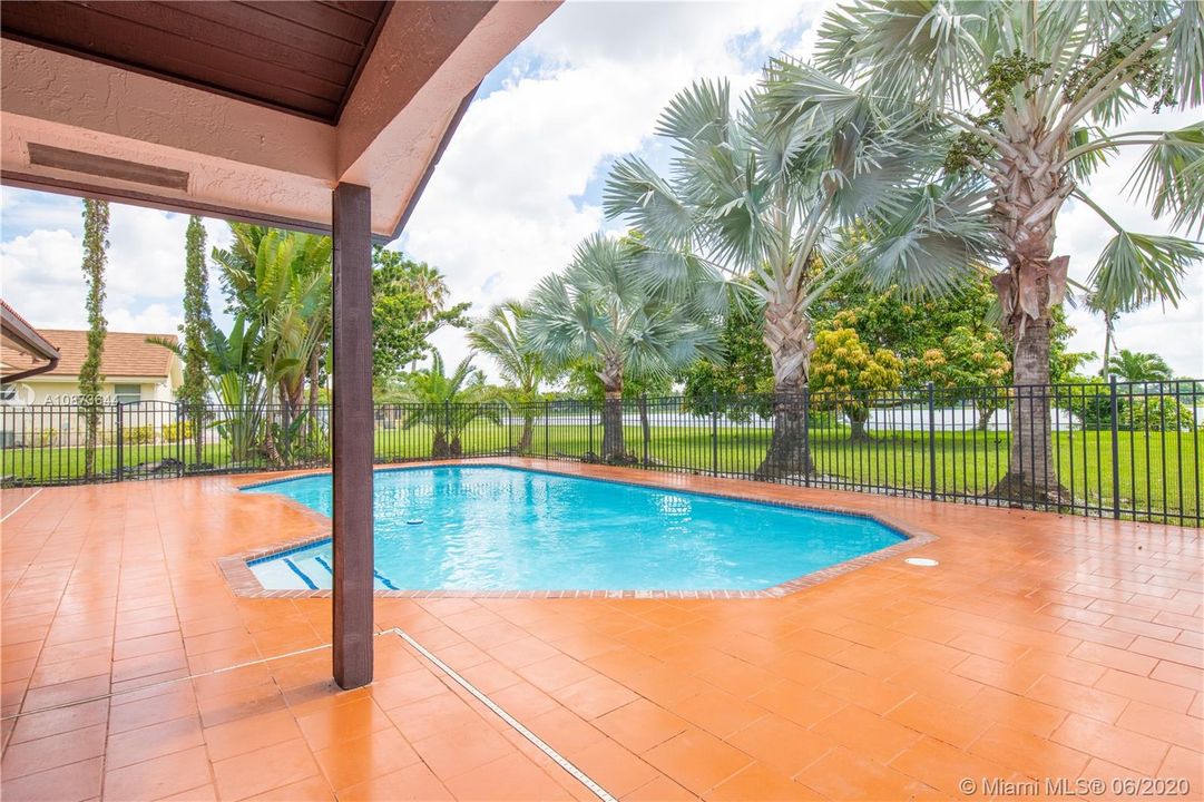 Recently Rented: $5,000 (5 beds, 3 baths, 3194 Square Feet)
