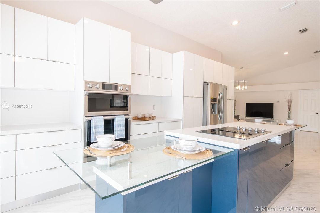 Recently Rented: $5,000 (5 beds, 3 baths, 3194 Square Feet)