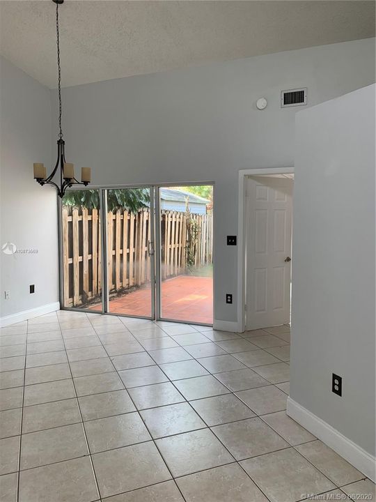 Recently Sold: $339,000 (3 beds, 2 baths, 1479 Square Feet)