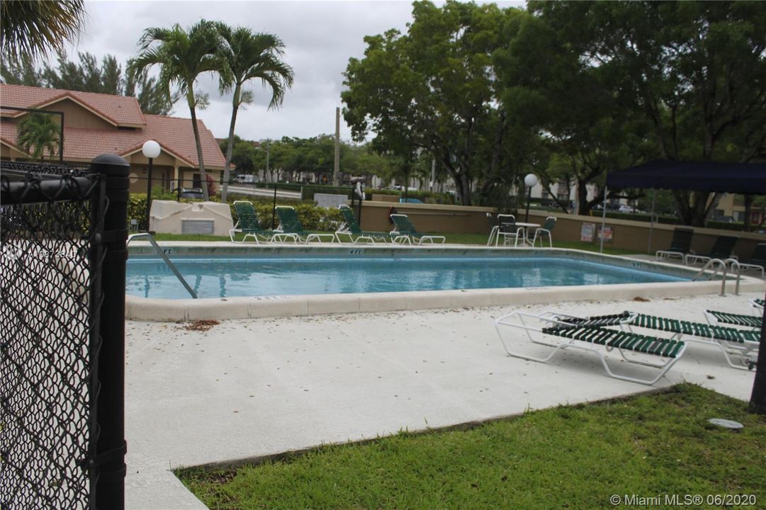 Recently Sold: $124,600 (2 beds, 2 baths, 820 Square Feet)