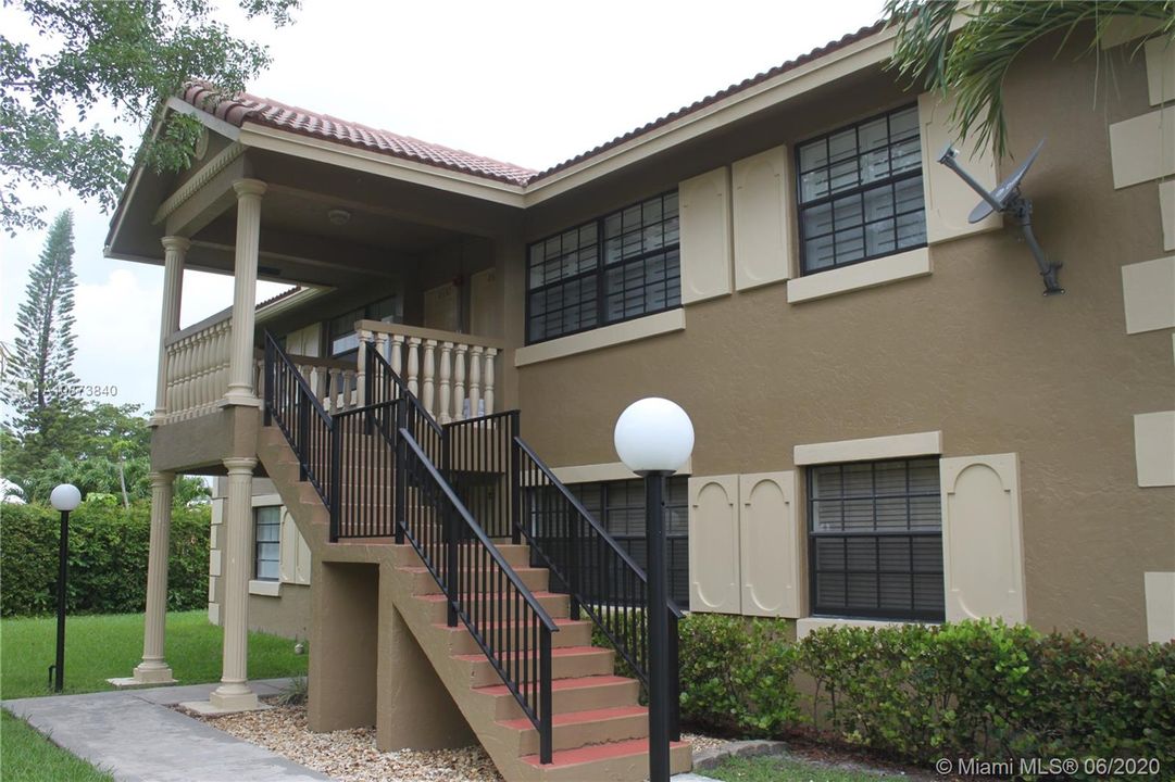 Recently Sold: $124,600 (2 beds, 2 baths, 820 Square Feet)