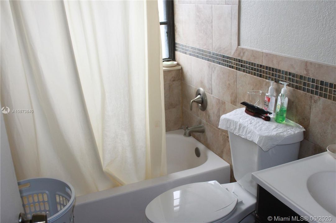 Recently Sold: $124,600 (2 beds, 2 baths, 820 Square Feet)