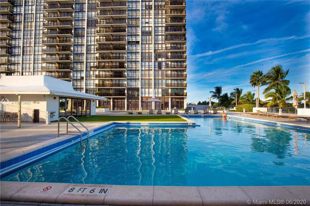 Recently Sold: $268,800 (1 beds, 2 baths, 990 Square Feet)