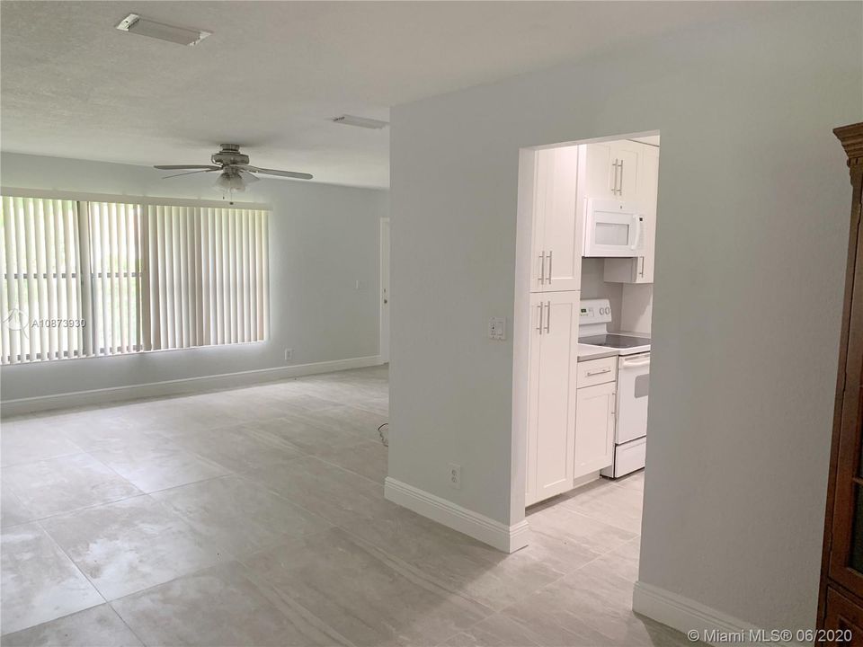 Recently Rented: $2,375 (3 beds, 2 baths, 1678 Square Feet)