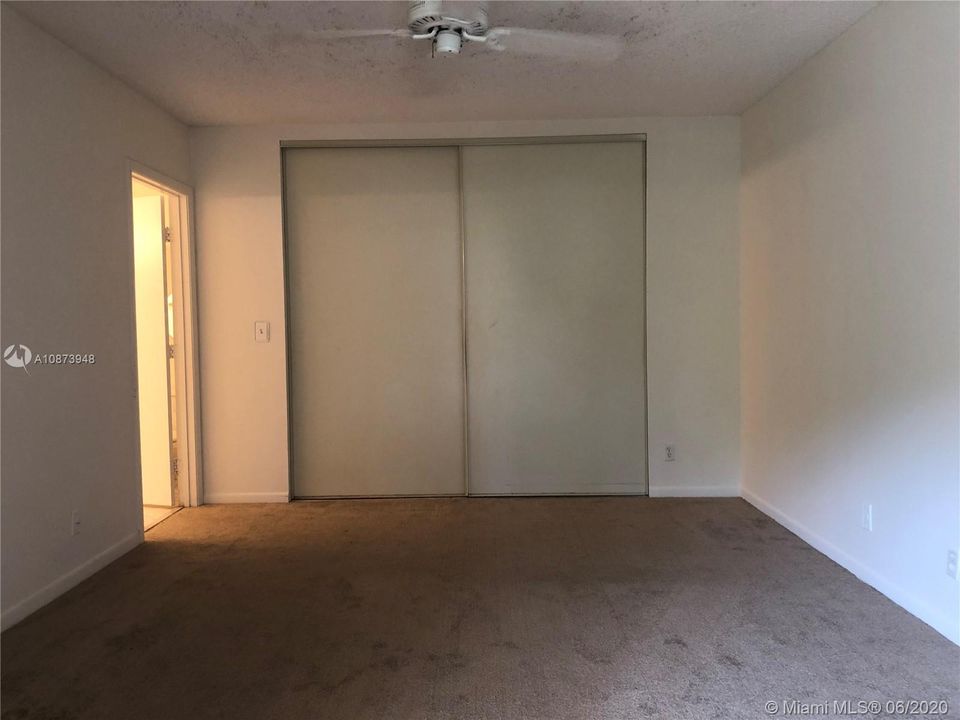 Recently Rented: $1,400 (3 beds, 2 baths, 1282 Square Feet)