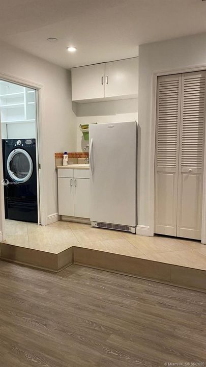 Recientemente alquilado: $4,400 (4 camas, 3 baños, 2591 Pies cuadrados)