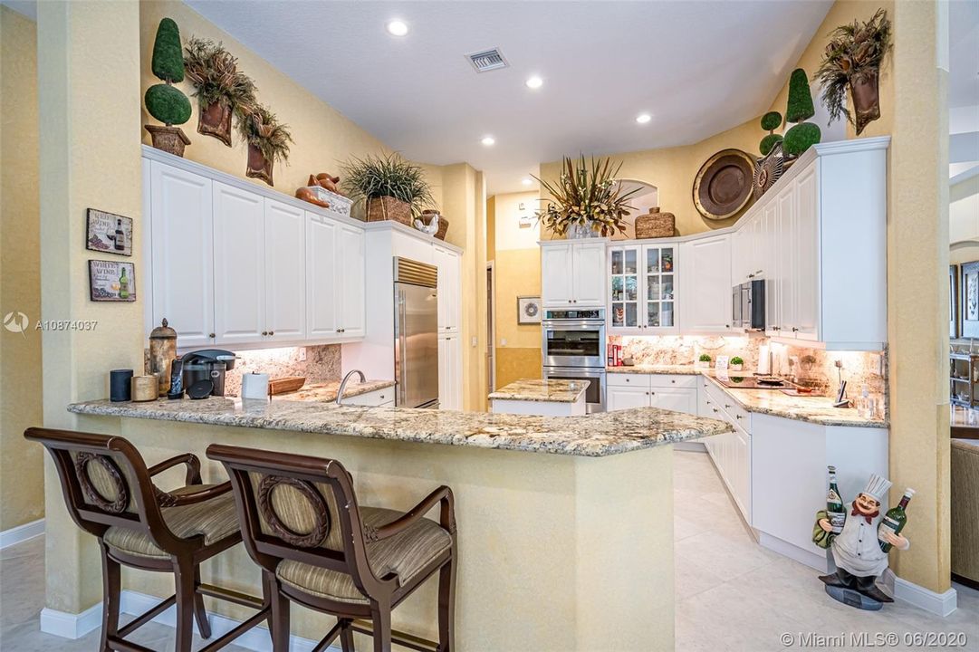 White Bright Kitchen