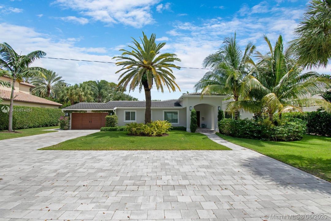 Recently Sold: $1,429,000 (3 beds, 3 baths, 2589 Square Feet)