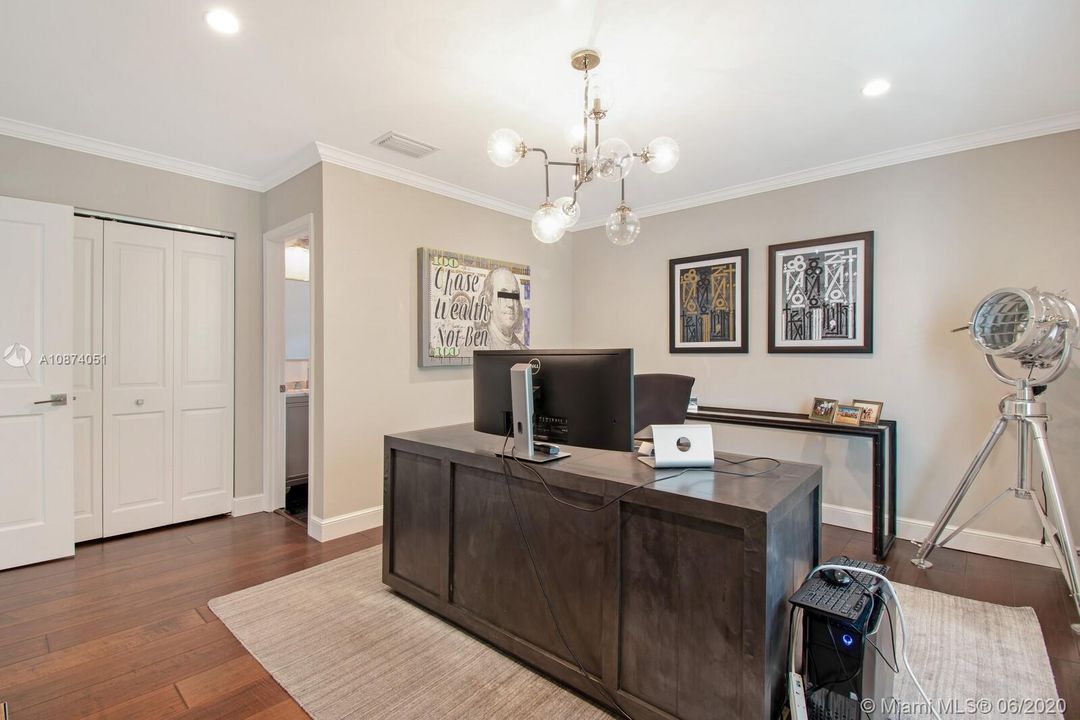 Recently Sold: $1,429,000 (3 beds, 3 baths, 2589 Square Feet)