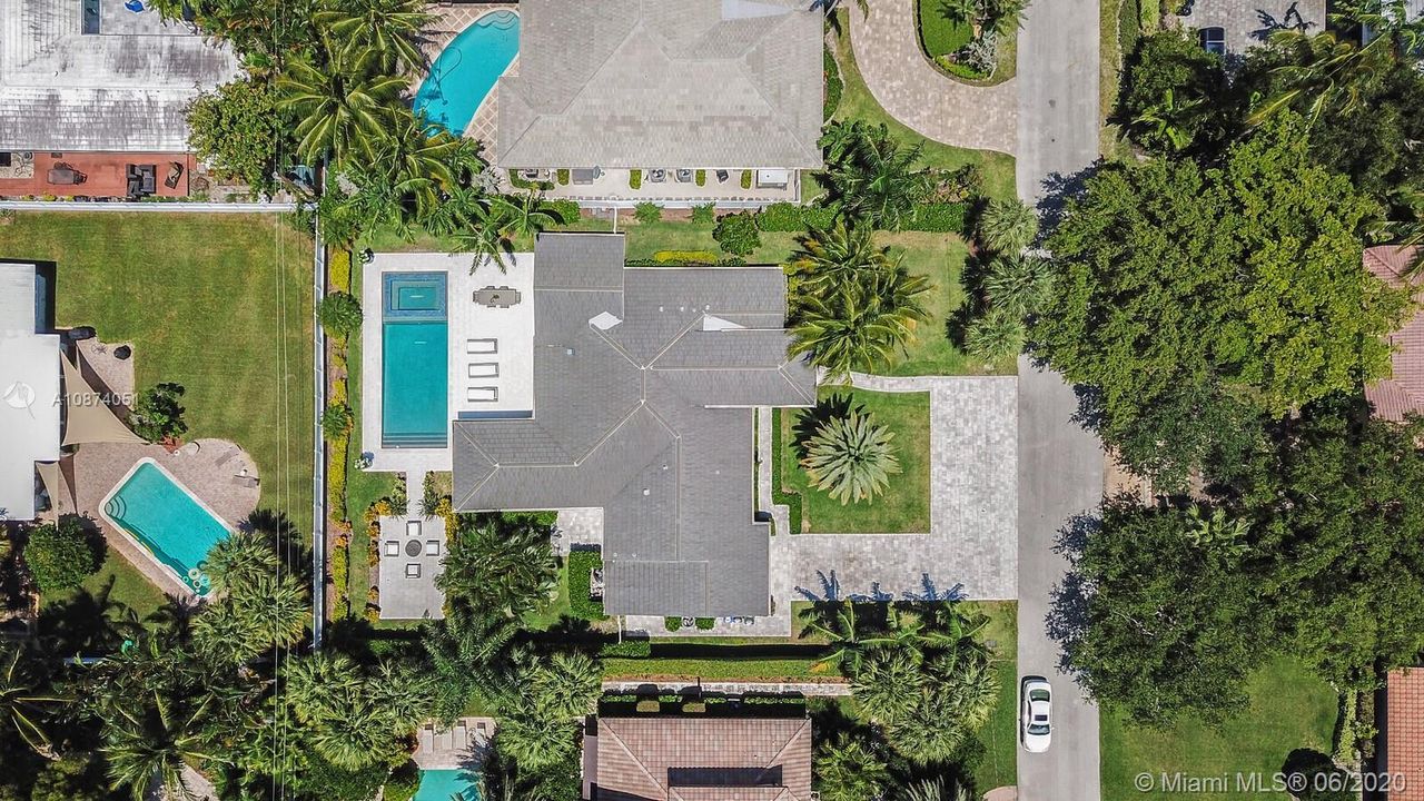 Recently Sold: $1,429,000 (3 beds, 3 baths, 2589 Square Feet)