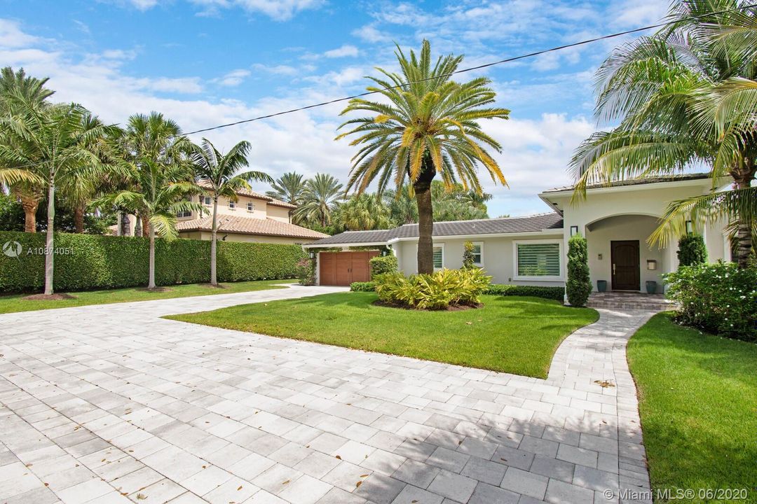 Recently Sold: $1,429,000 (3 beds, 3 baths, 2589 Square Feet)