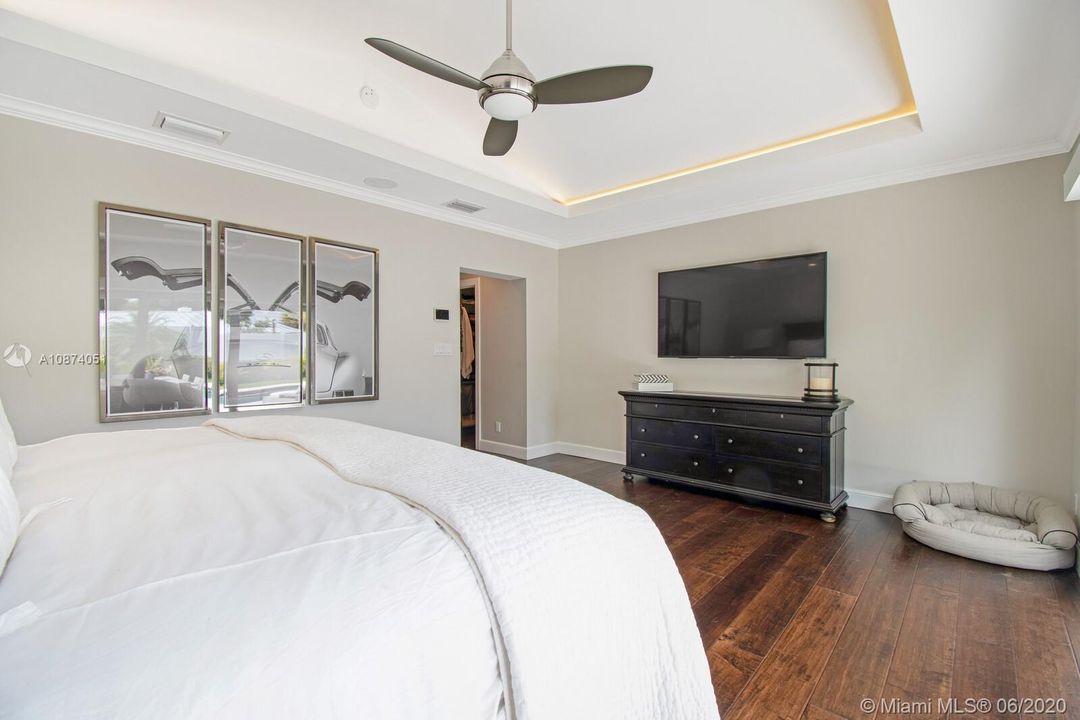 Recently Sold: $1,429,000 (3 beds, 3 baths, 2589 Square Feet)
