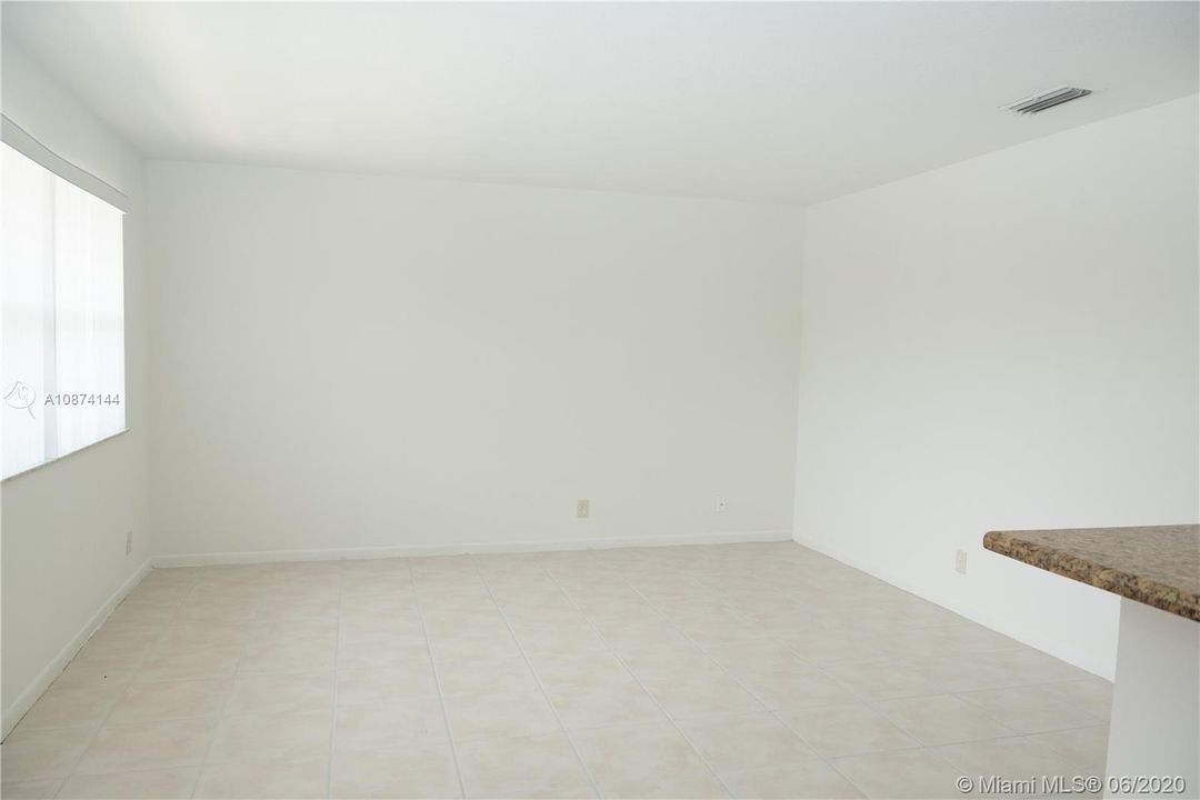 Recently Rented: $1,325 (2 beds, 2 baths, 835 Square Feet)