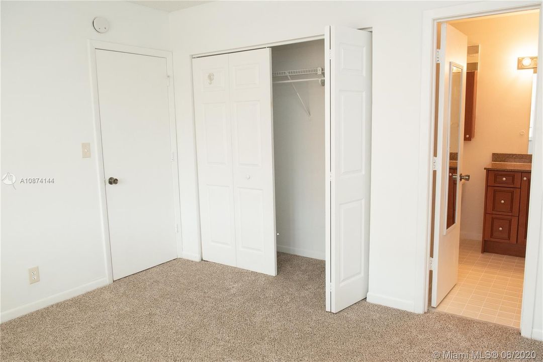 Recently Rented: $1,325 (2 beds, 2 baths, 835 Square Feet)