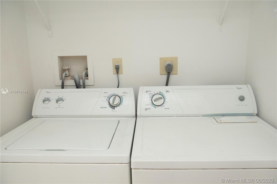 Recently Rented: $1,325 (2 beds, 2 baths, 835 Square Feet)