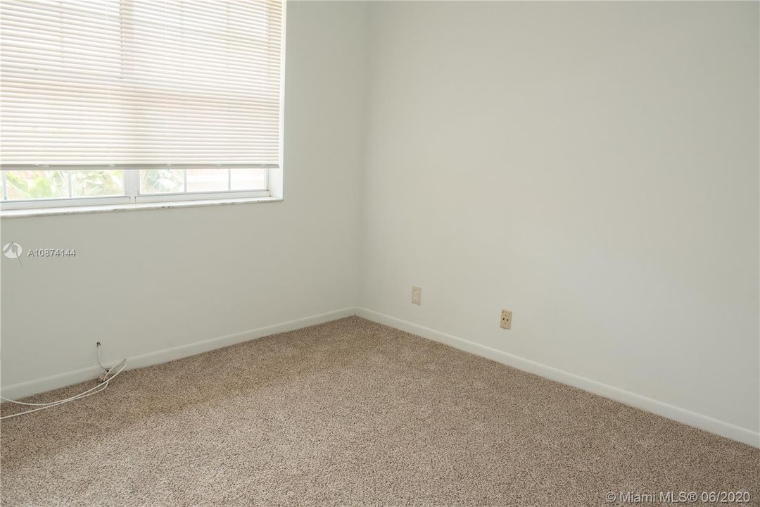 Recently Rented: $1,325 (2 beds, 2 baths, 835 Square Feet)