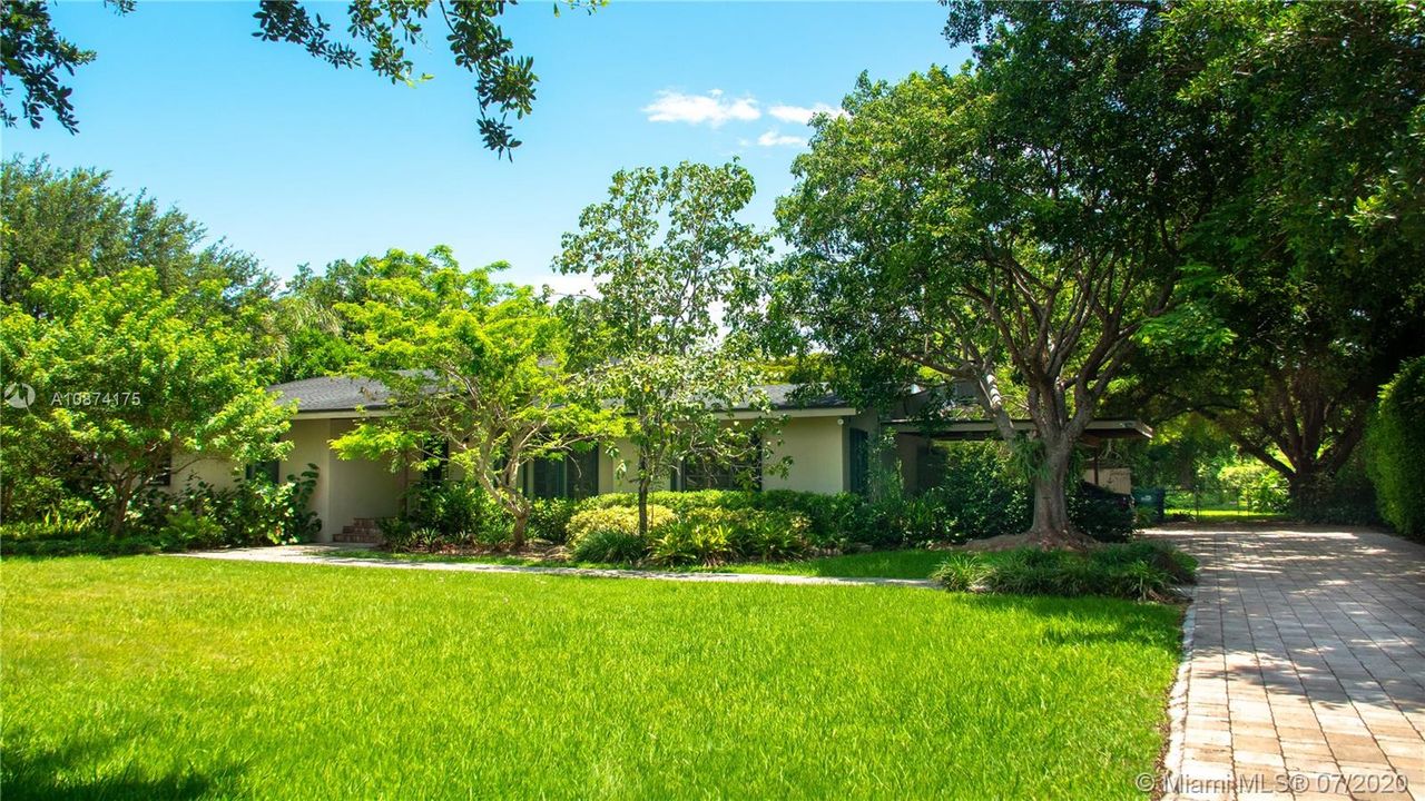 Recently Rented: $5,800 (4 beds, 3 baths, 2370 Square Feet)