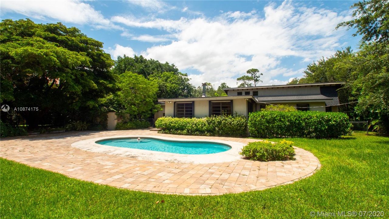 Recently Rented: $5,800 (4 beds, 3 baths, 2370 Square Feet)