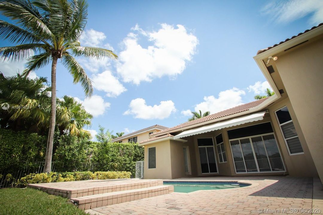 Recently Rented: $5,200 (5 beds, 3 baths, 2892 Square Feet)