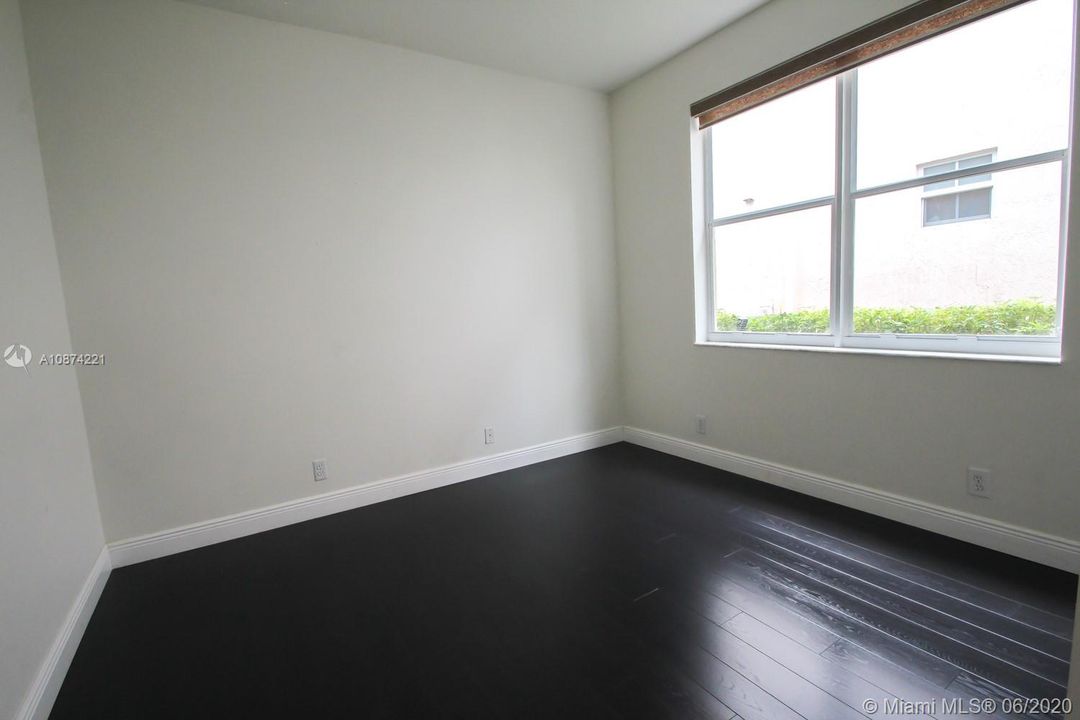 4TH BEDROOM CONVENIENTLY LOCATED NEAR THE KITCHEN AREA