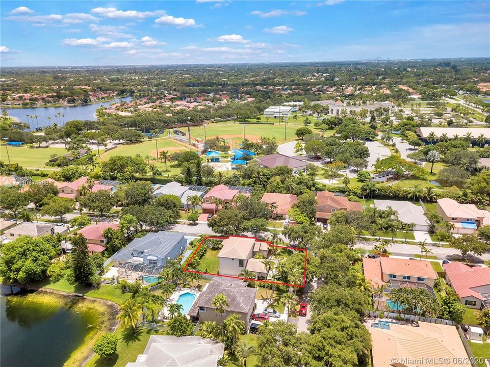 Recently Sold: $550,000 (5 beds, 3 baths, 3101 Square Feet)