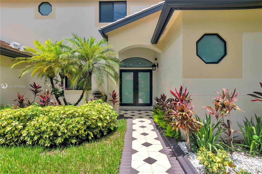 Recently Sold: $550,000 (5 beds, 3 baths, 3101 Square Feet)