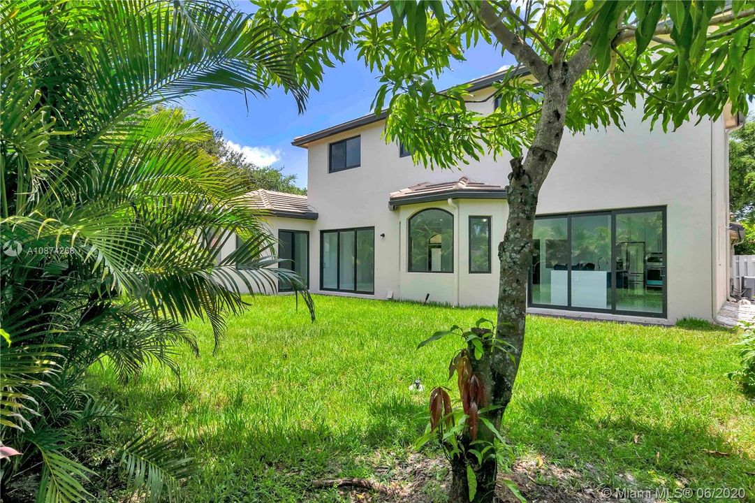 Recently Sold: $550,000 (5 beds, 3 baths, 3101 Square Feet)