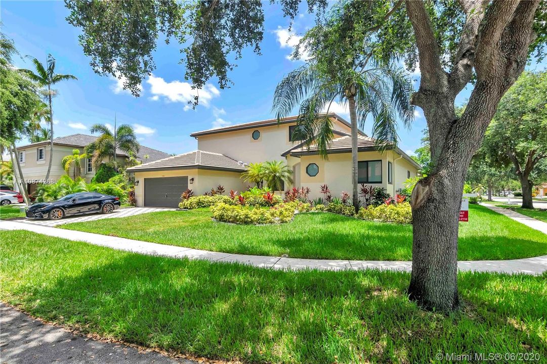Recently Sold: $550,000 (5 beds, 3 baths, 3101 Square Feet)