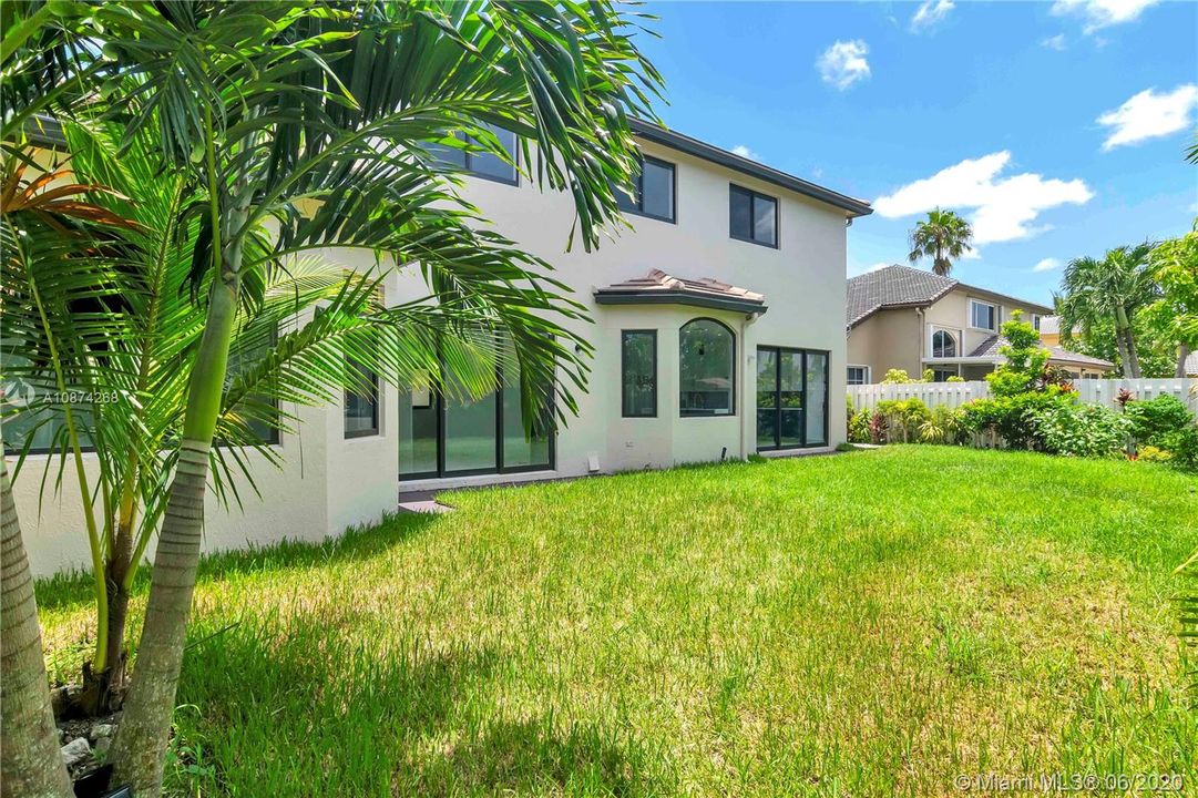 Recently Sold: $550,000 (5 beds, 3 baths, 3101 Square Feet)