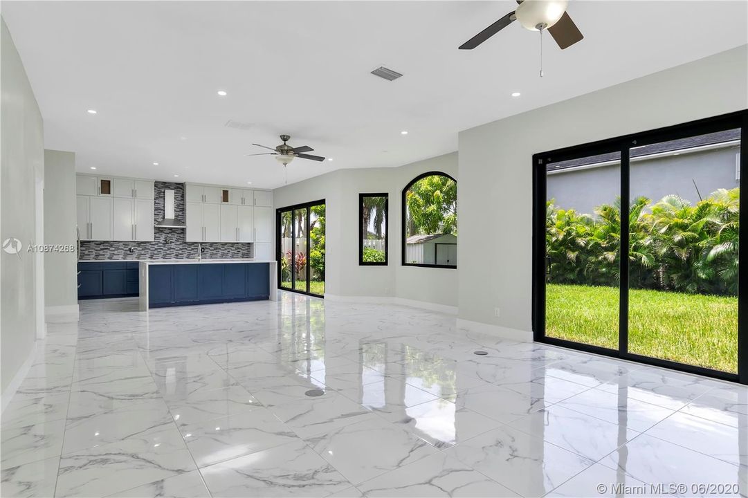 Recently Sold: $550,000 (5 beds, 3 baths, 3101 Square Feet)
