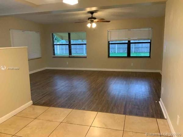 Recently Rented: $2,045 (3 beds, 2 baths, 1389 Square Feet)