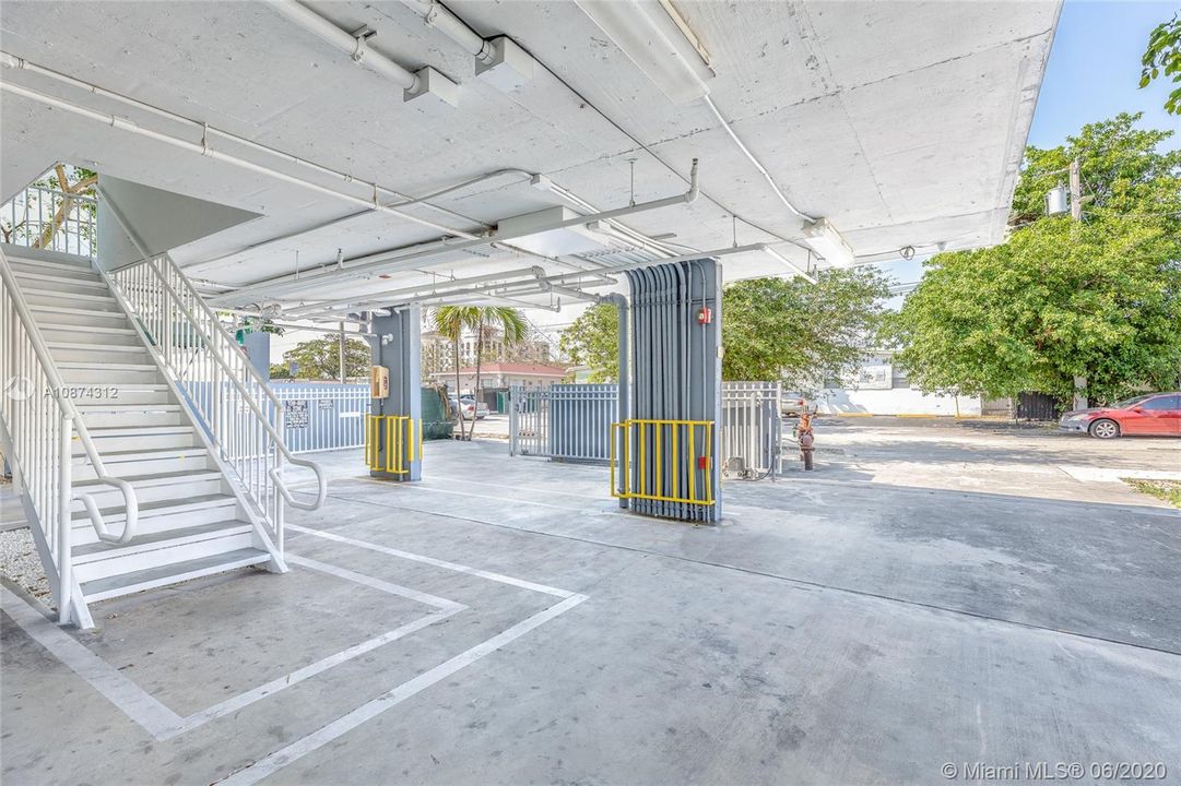 Recently Sold: $3,990,000 (0 beds, 0 baths, 11849 Square Feet)