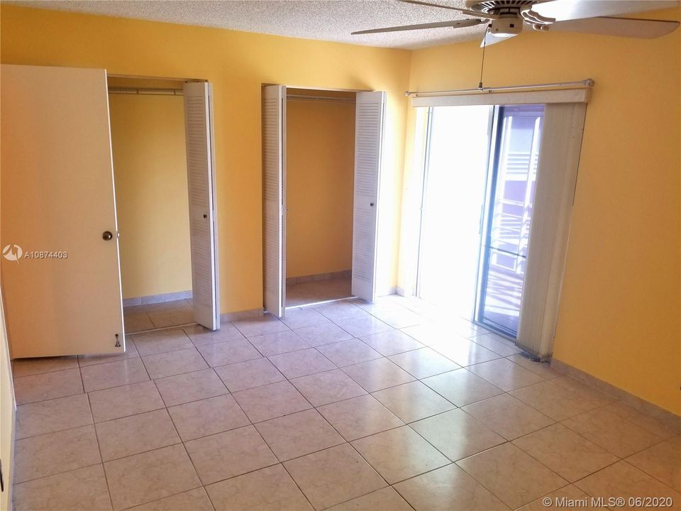 Recently Sold: $51,900 (1 beds, 1 baths, 779 Square Feet)