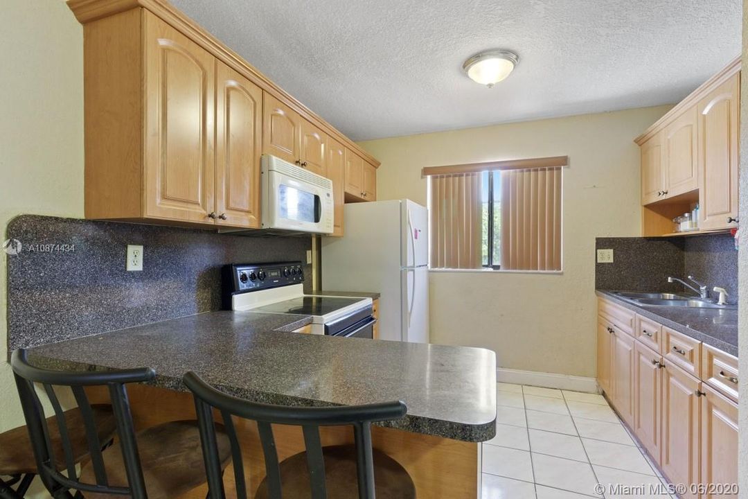 Recently Sold: $173,000 (3 beds, 2 baths, 972 Square Feet)