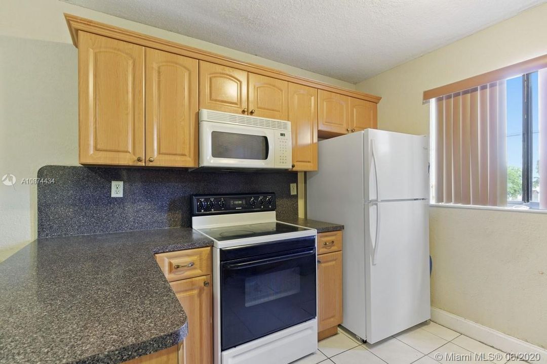 Recently Sold: $173,000 (3 beds, 2 baths, 972 Square Feet)
