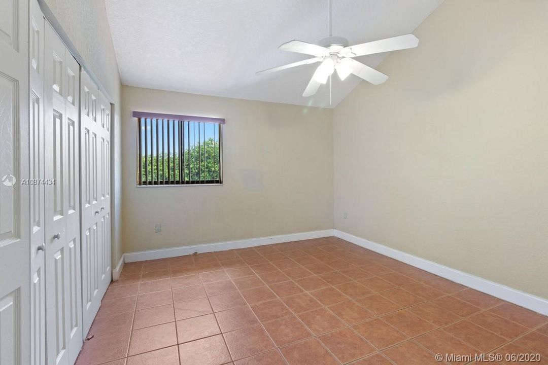 Recently Sold: $173,000 (3 beds, 2 baths, 972 Square Feet)