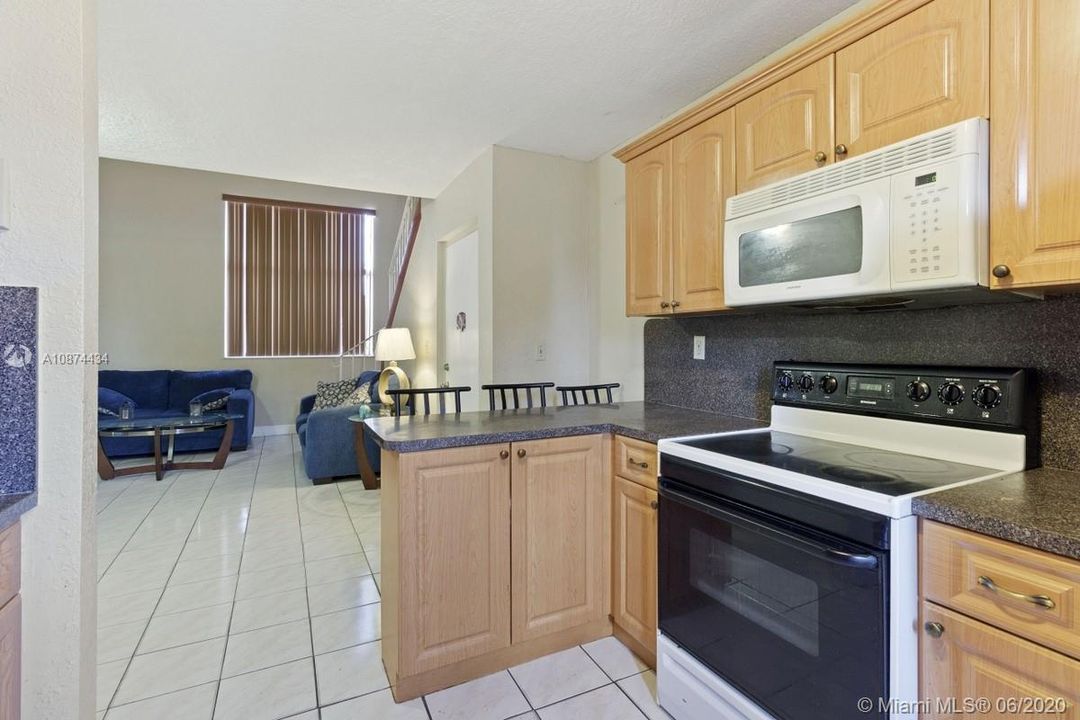 Recently Sold: $173,000 (3 beds, 2 baths, 972 Square Feet)