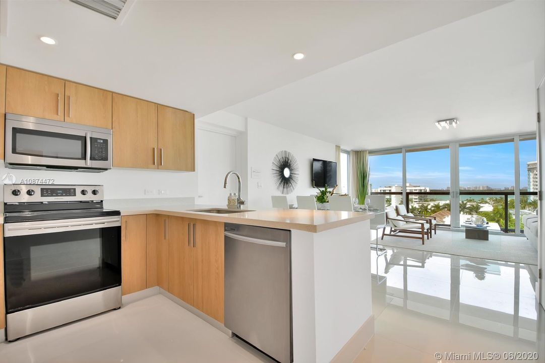 Recently Rented: $3,300 (2 beds, 3 baths, 1532 Square Feet)