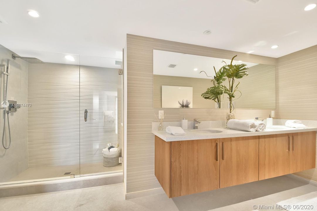 Recently Rented: $3,300 (2 beds, 3 baths, 1532 Square Feet)