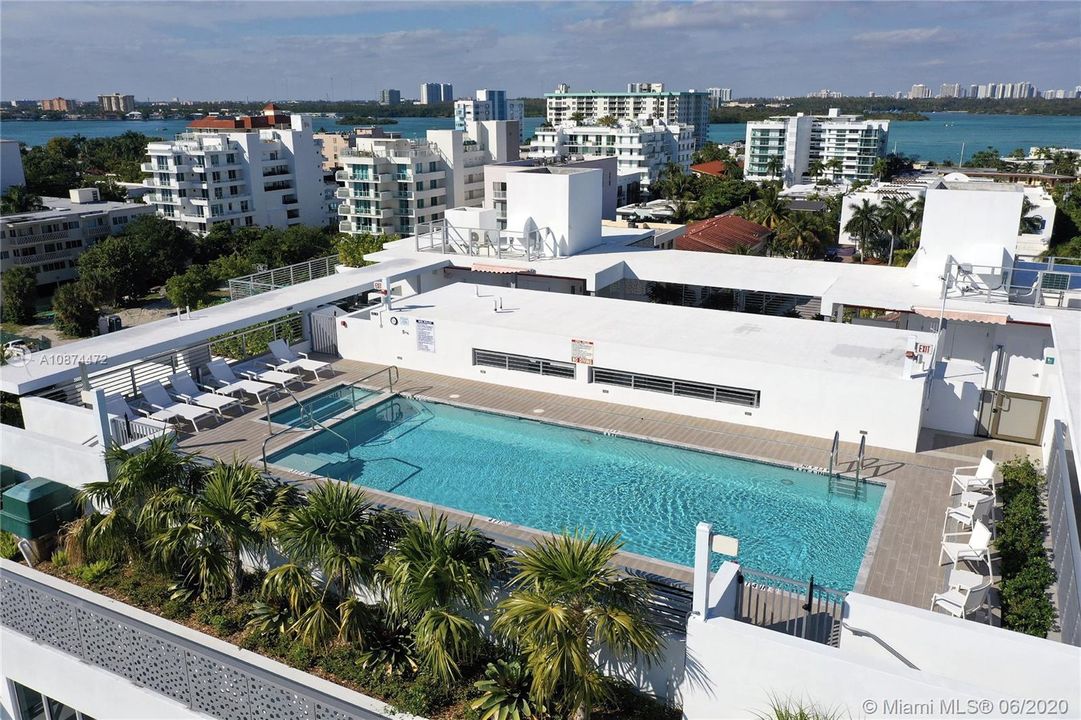 Recently Rented: $3,300 (2 beds, 3 baths, 1532 Square Feet)