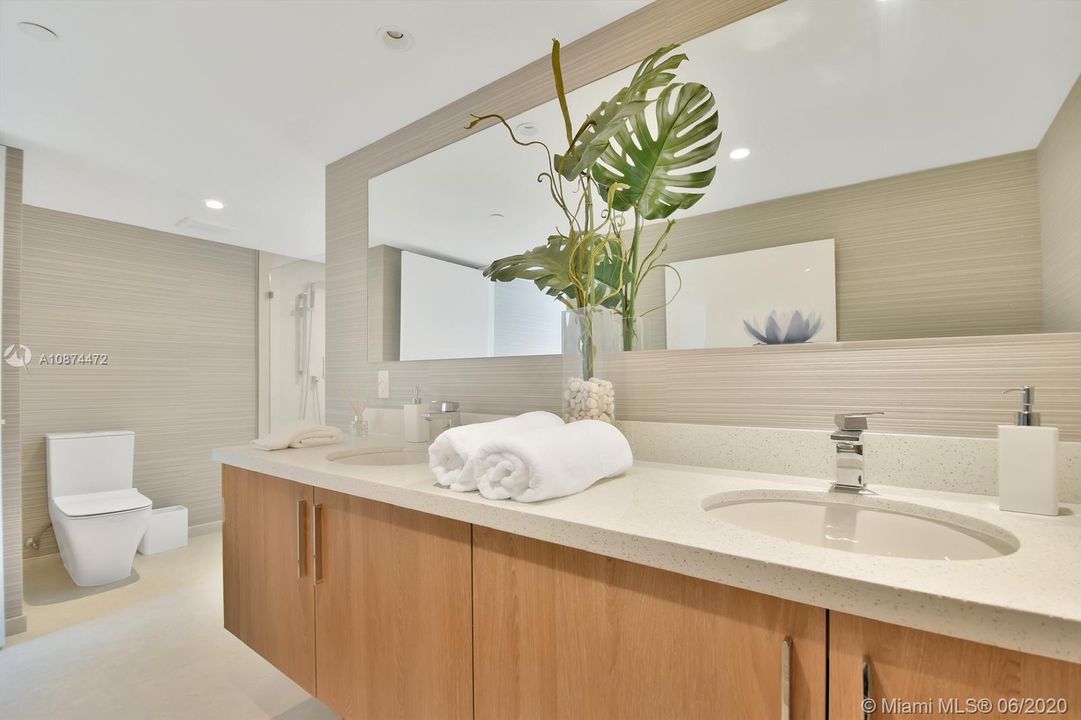 Recently Rented: $3,300 (2 beds, 3 baths, 1532 Square Feet)