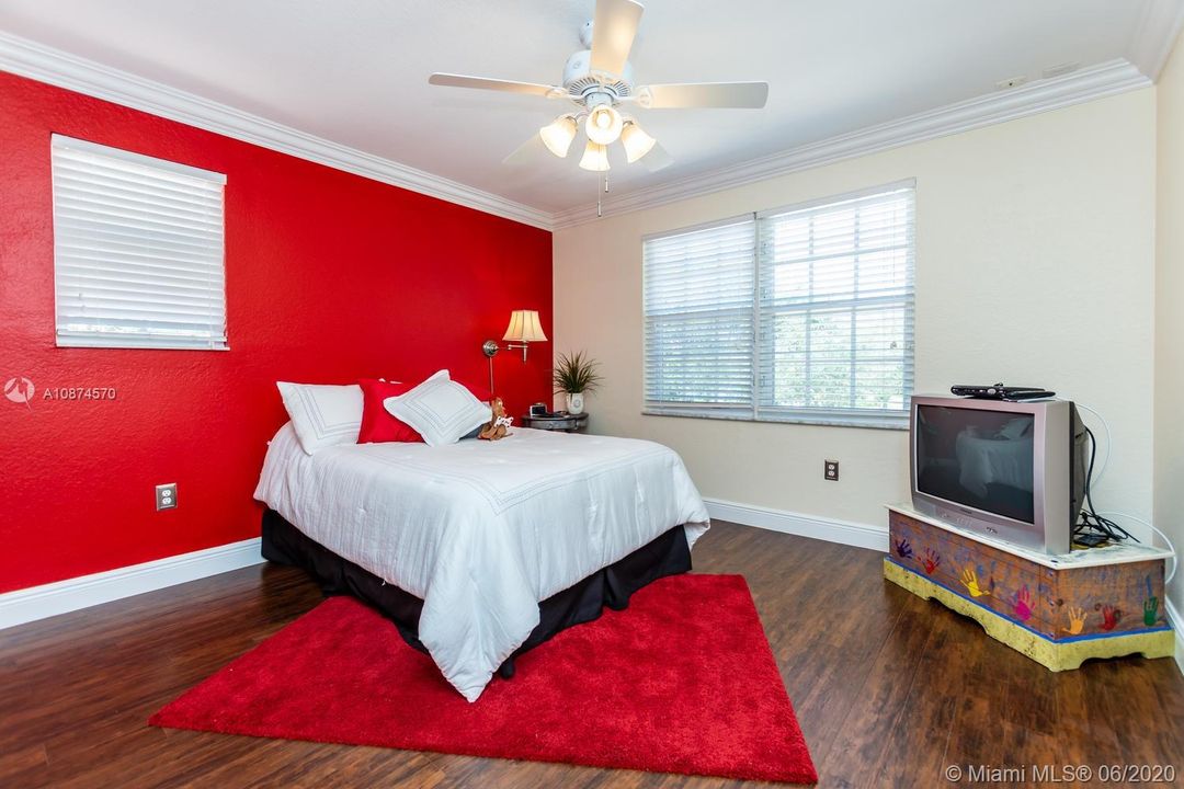 Recently Rented: $4,200 (5 beds, 3 baths, 2864 Square Feet)