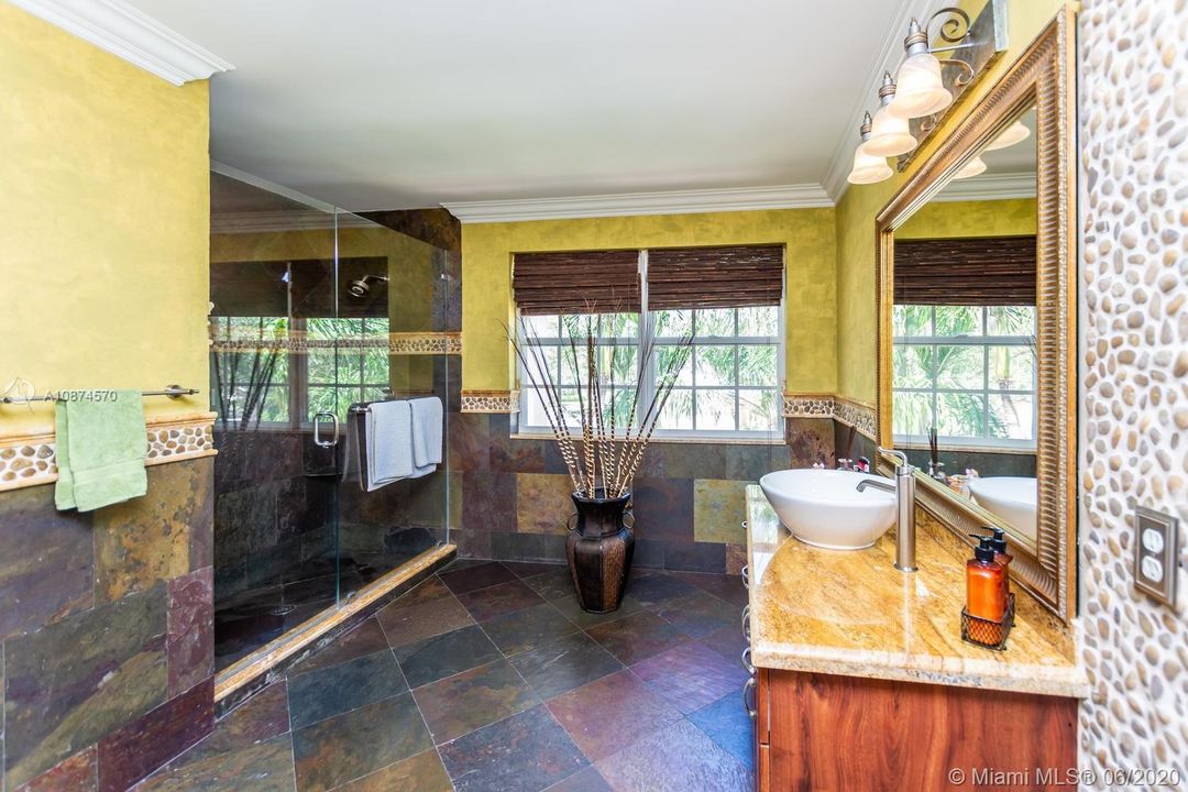Recently Rented: $4,200 (5 beds, 3 baths, 2864 Square Feet)