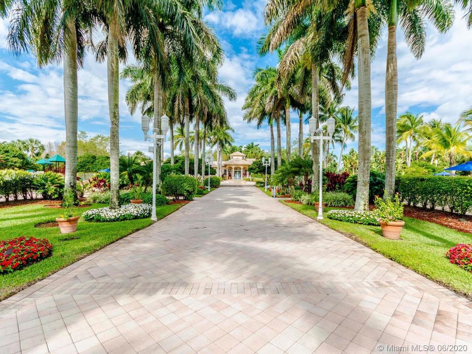 Recently Rented: $4,200 (5 beds, 3 baths, 2864 Square Feet)
