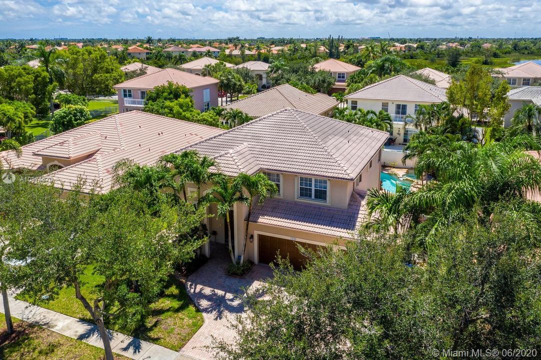 Recently Rented: $4,200 (5 beds, 3 baths, 2864 Square Feet)
