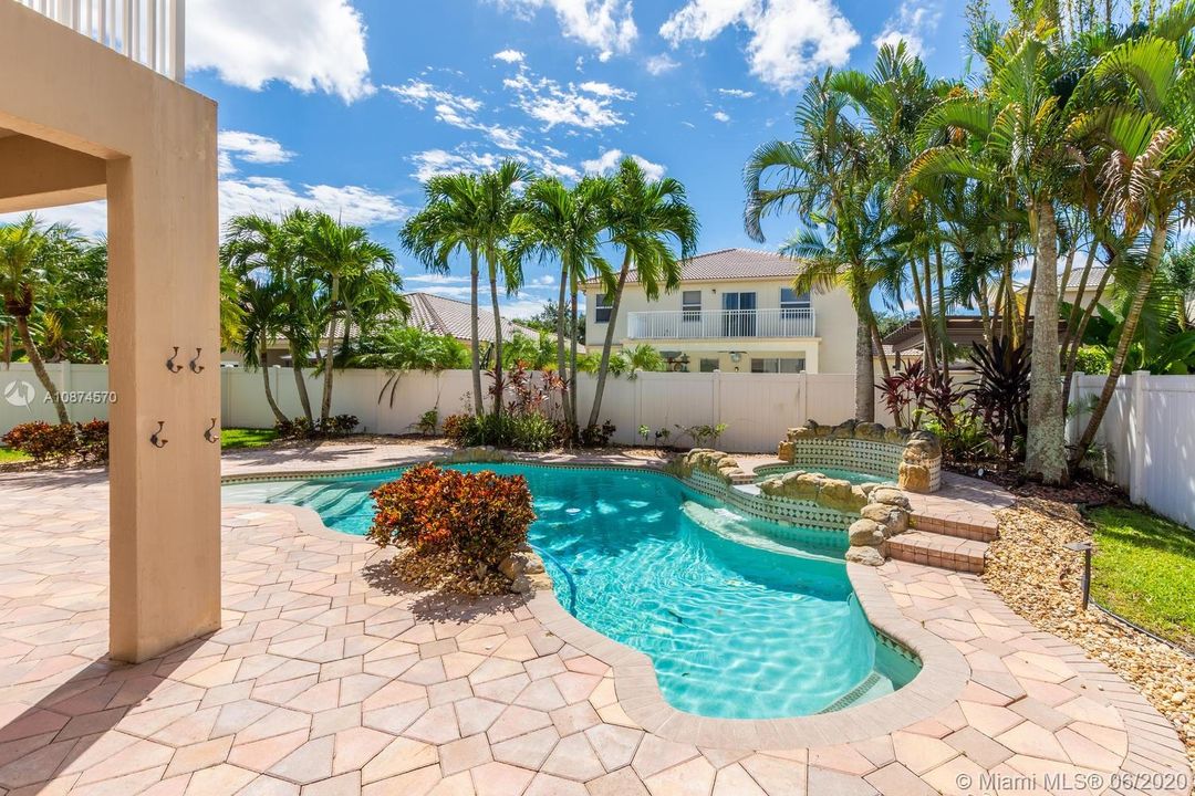 Recently Rented: $4,200 (5 beds, 3 baths, 2864 Square Feet)