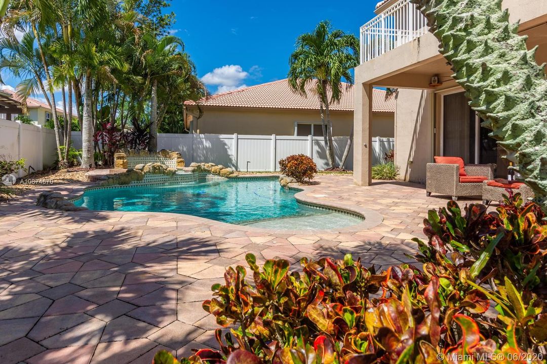 Recently Rented: $4,200 (5 beds, 3 baths, 2864 Square Feet)